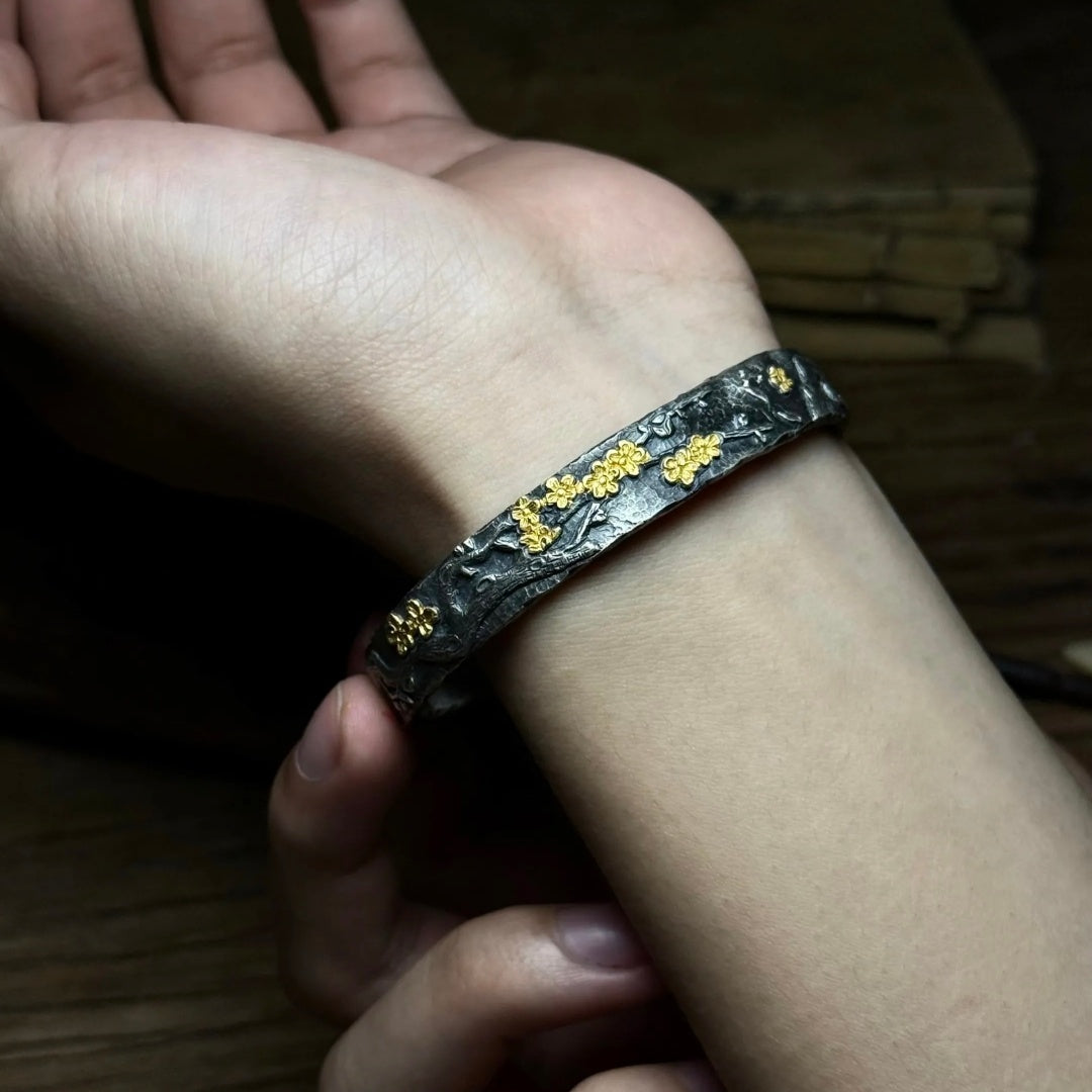 Gold-Plated Plum Blossom Relief Bracelet