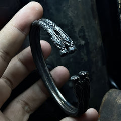 Twin Dragons Eternal Circle