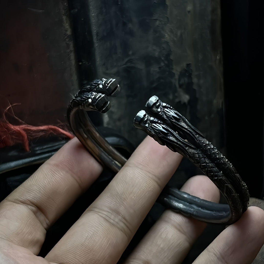 Twin Dragons Eternal Circle