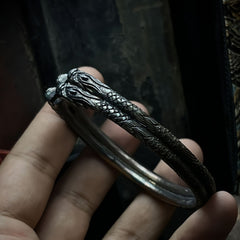 Twin Dragons Eternal Circle